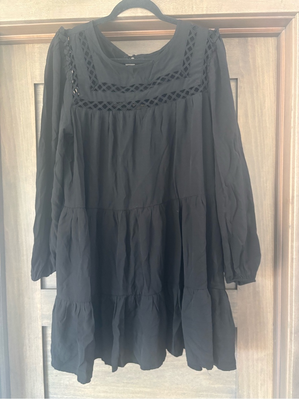 Black Women's Long-Sleeve Flowy  dress